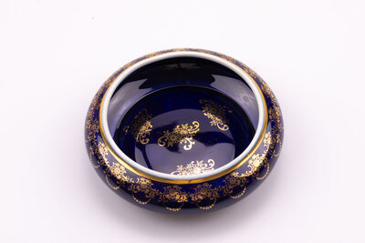 Vide-poche bleu cobalt et doré en porcelaine fabriqué et décoré à Limoges 