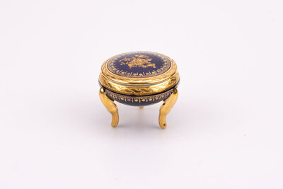 Petite boite en porcelaine de Limoges
