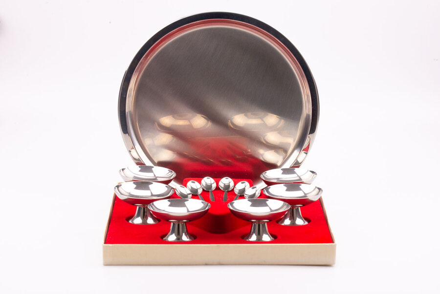 6 coupes à glace en inox avec 6 cuillères et 1 grand plat de présentation,