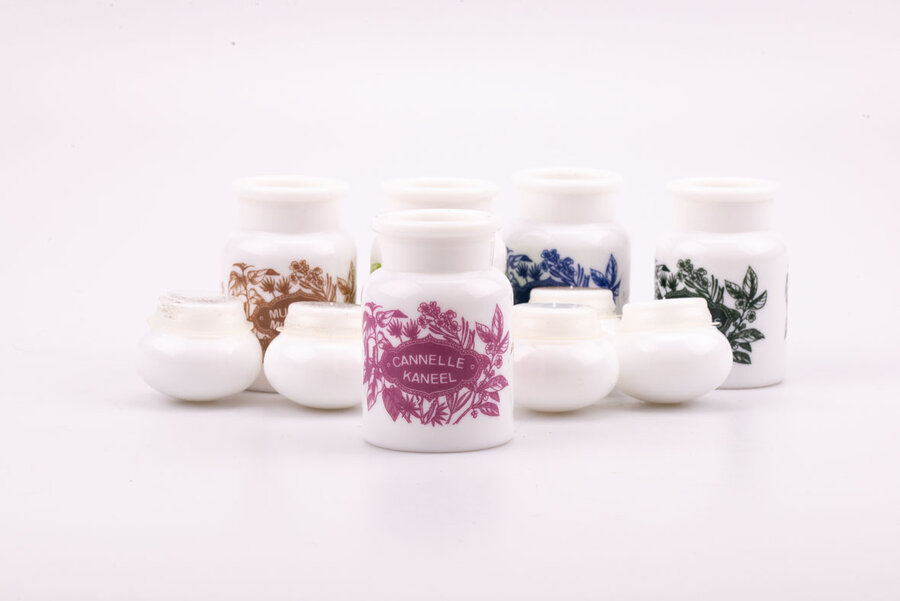 5 pots à épices en verre opaline