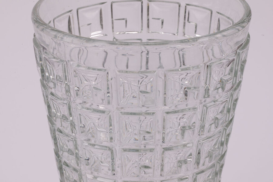 Grand vase en verre à motifs géométriques