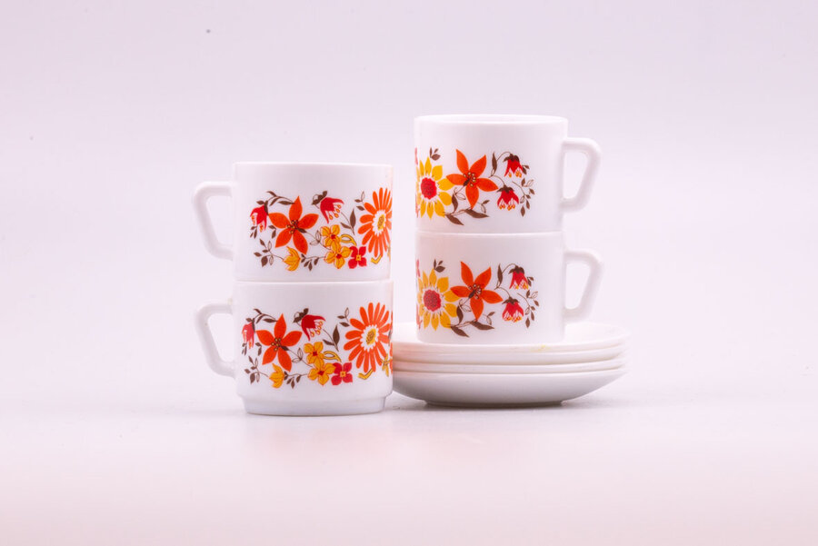 4 tasses et soucoupes de la collection Flore d'Arcopal