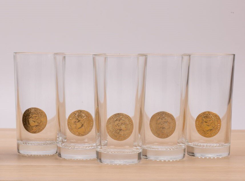 6 verres Byrrh avec écusson représentant des personnages historiques