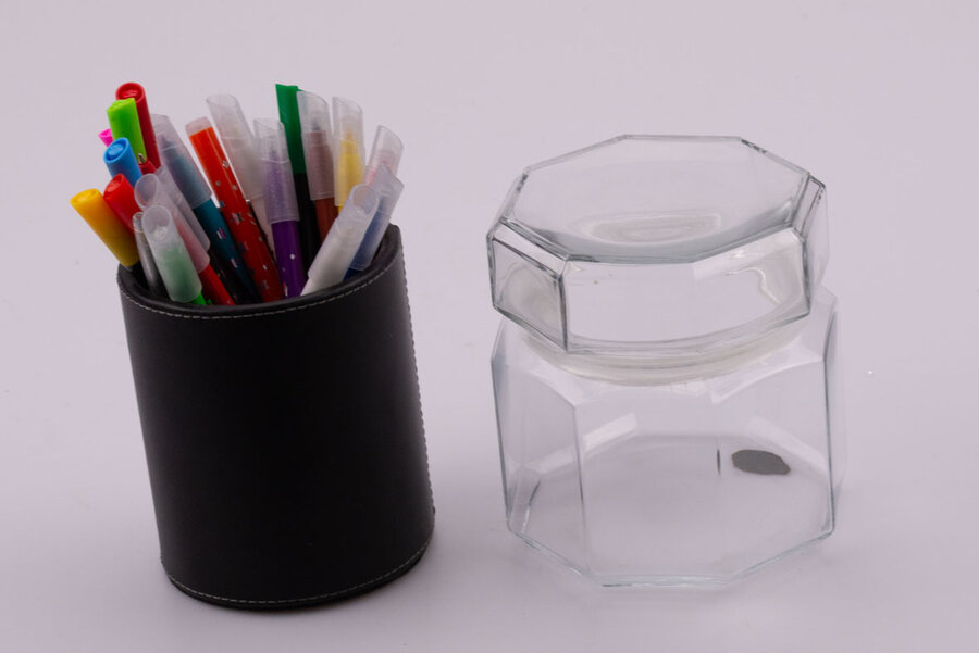 Petit pot en verre hexagonal