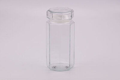Pot haut, 24 cm, octogonal avec son couvercle en verre. Le couvercle a un joint