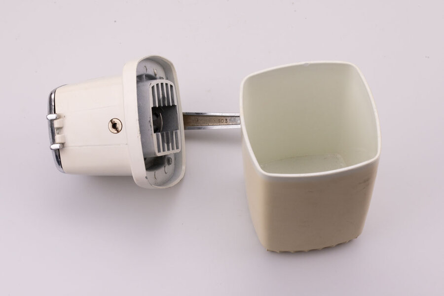 Broyeur à glace manuel vintage pour faire votre glace pilée à la maison et avec facilité