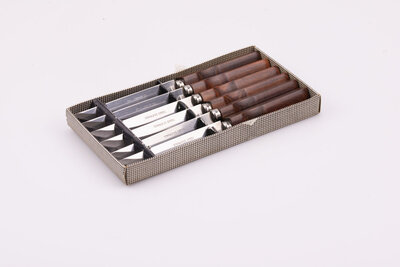 Kit de 6 couteaux à viande en acier inoxydable fournie dans leur boite d'origine