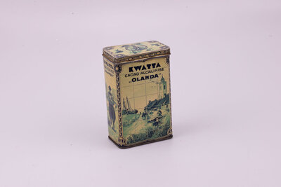 Ancienne boite en métal avec des teintes beiges et blanches et des beaux paysages hollandais de la marque Kwatta.