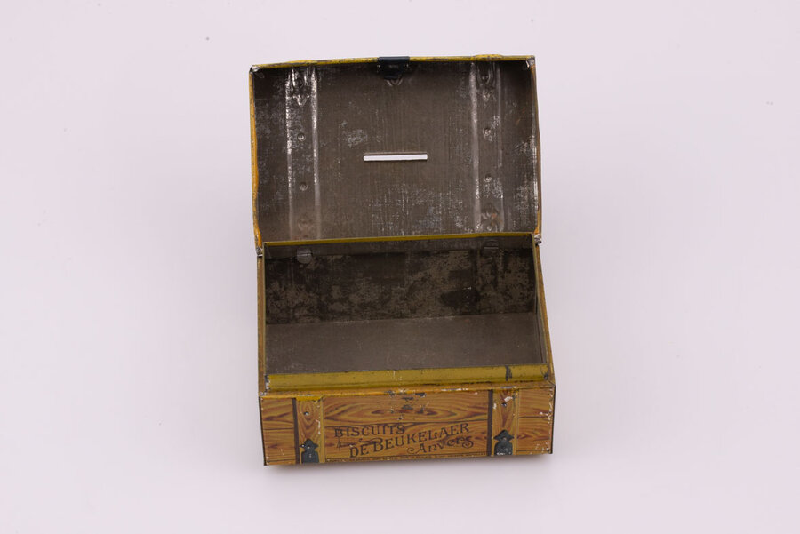 Boîte ancienne en métal Biscuits De Beukelaer