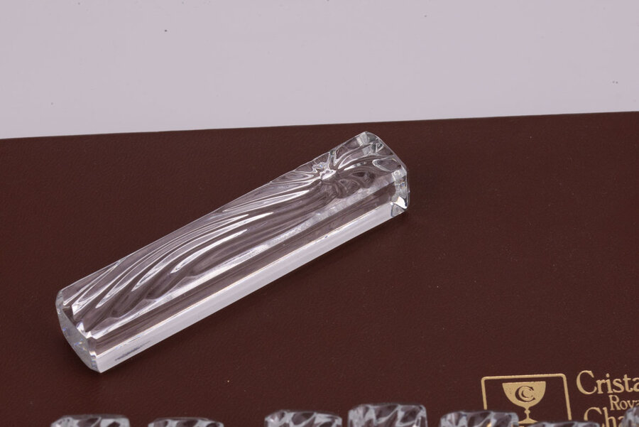 12  Porte-couteau en cristal 