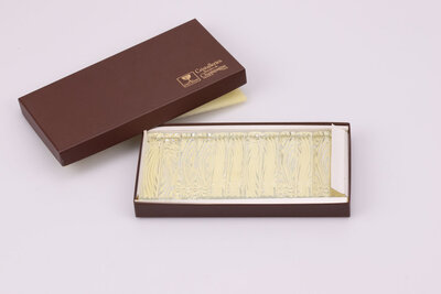 kit de 12 porte-couteaux en cristal dans leur boite d'origine et fabriqué par les Cristalleries Royales de Champagne.