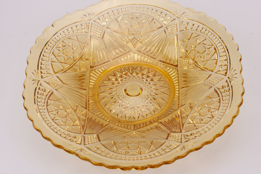 Plat en verre ambré 