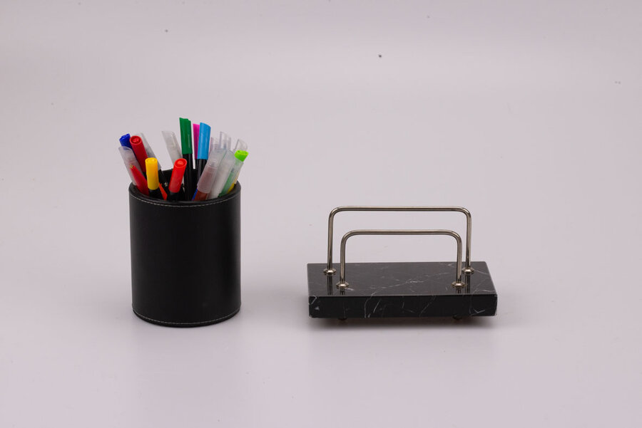 Porte-lettre en marbre noir et métal
