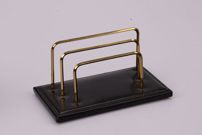Porte-lettre en cuir noir et laiton